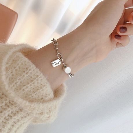 [^:f-acc-0105-c]fC[gʂȃhXV[܂ŕL􂷂閜\ȃXNGA`[tSuXbgB<br>悢{[AǂȃR[fɂ킹₷v[gɂ҂B<br>VvȃR[fɂ݁AÂ}đlۂۂ^Ă܂B<br>Ȃ߂炩ȃ`F[@ׂɋPAiŐꂽ͋CĂACeB<br><br>ӎ<br>Eg̃j^[[ɂAEFۂ̏iƈقȂČꍇ܂B<br>E\LTCY͑ɂ1`2cm̌덷ꍇ܂B܂B