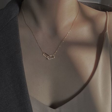 [^:f-nec-0018-c]ؚȃXl[N`F[@ׂɋPA炵ۂĂlbNXB<br>hWXNGÃXg[тɁAiłȂN[ȕ͋Co܂B<br>`[t_ɋPAVvȂ݊fUĆAǂȃR[fɂ҂B<br>؂ȕւ̃Mtgɂ߂łB<br><br>ӎ<br>Eg̃j^[[ɂAEFۂ̏iƈقȂČꍇ܂B<br>E\LTCY͑ɂ1?2cm̌덷ꍇ܂B܂B