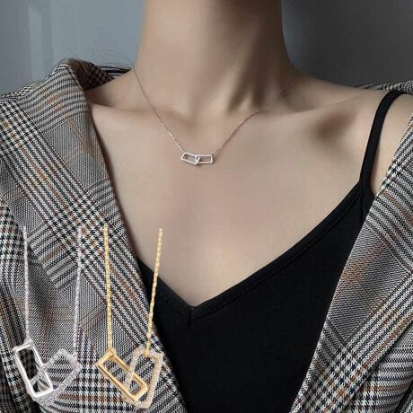 [^:f-nec-0018-c]ؚȃXl[N`F[@ׂɋPA炵ۂĂlbNXB<br>hWXNGÃXg[тɁAiłȂN[ȕ͋Co܂B<br>`[t_ɋPAVvȂ݊fUĆAǂȃR[fɂ҂B<br>؂ȕւ̃Mtgɂ߂łB<br><br>ӎ<br>Eg̃j^[[ɂAEFۂ̏iƈقȂČꍇ܂B<br>E\LTCY͑ɂ1?2cm̌덷ꍇ܂B܂B