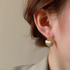 大人可愛いハートピアス