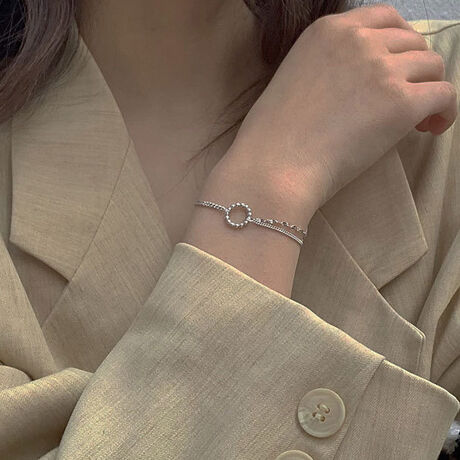 [^:f-acc-0106-c]肰Ȃ؂₩YĂA@ׂȃ`F[uXbgB<br>ׂ߂̃`F[炵茳oȂAiŌy₩ȈۂɎdグĂ܂B<br>ȃO`[t|CgɂȂAVvȃfUC̒ɂ肰ȂANZT[B<br>咣Ȃ炱Aig͂AItBX₨Ă΂V[ɂ҂łB<br>v⑼̃ANZT[Ƃ킹₷A܂܂ȃR[fɂȂނ̂́B<br><br>ӎ<br>Eg̃j^[[ɂAEFۂ̏iƈقȂČꍇ܂B<br>E\LTCY͑ɂ1`2cm̌덷ꍇ܂B܂B