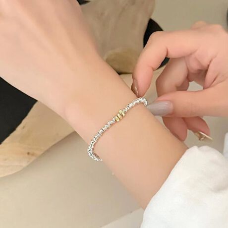 [^:f-acc-0111-c]_ɎU΂߂ꂽVo[r[YA󂯂Ă肰ȂPuXbgB<br>VvȃR[fɂ悢ANZgĂ܂B<br>ׂȂ▭ȃ{[ÃX^CɂRɂȂ݂₷Aʂȓ̑ɂiɉfACeB<br>ЂƂĂ邾ŃANZT[Iтɖ킸A̒Ȃy߂܂B<br><br>ӎ<br>Eg̃j^[[ɂAEFۂ̏iƈقȂČꍇ܂B<br>E\LTCY͑ɂ1`2cm̌덷ꍇ܂B܂B