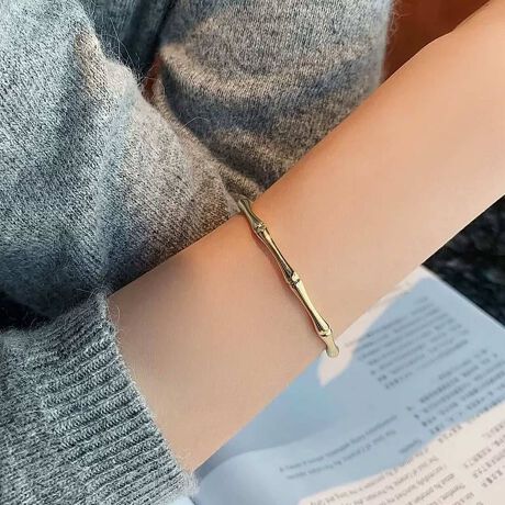 [^:f-acc-0118-c]ou[tHۓIȃuXbgB<br>₩Ȍ򂪁A茳ɉ؂₩Ɖ݂YĂ܂B<br>肵Aǂ葶݊̂ŁAĩR[fɃvX邾łȂꊴoB<br>i`ȕ͋CȂAi̗ǂĂfUCȂ̂ŁANX^C킸y߂܂B<br><br>ӎ<br>Eg̃j^[[ɂAEFۂ̏iƈقȂČꍇ܂B<br>E\LTCY͑ɂ1`2cm̌덷ꍇ܂B܂B