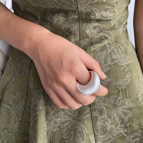 [^:f-rin-0032-c]ՂƊۂ݂̂郁^OB<br>w₳ݍނ悤ȃfUĆBقǂ悢݂̂ŁAwɂuԂ玩RɂȂ݁A茳ɂقǂ悢݊YĂ܂B<br>VvȂȂɂ肰ȂACɓ̃OƂ̏d˂Â߁B<br><br>ӎ<br>Eg̃j^[[ɂAEFۂ̏iƈقȂČꍇ܂B<br>E\LTCY͑ɂ1`2cm̌덷ꍇ܂B܂B