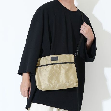 [^:14392111]RpNgyʂȃ{fBŃ^E[XɓKTRbVłB|PbgɓƂ΂鏬ȈՓIɎ[ł邽߁AAE^[ɔE΂ă|PbgɊp邱Ƃł܂BEoɕ֗ȊÕbV|PbgE̎[ɕ֗ȃCi[|PbgEL[tbNɔzEO\ȃXgbvŃobOCobOƂĂSacocheeʁF2.5LF230mmF280mmsF40mm