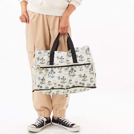 [^:HPL0002-Disney]fBYj[̐lCLN^[uXeBb`vfUCꂽL[gȃ{XgobOoIig痷sp܂ŁALgy{XgobOBgȂƂ̓RpNgɐ܂肽ŃX[cP[XJo̒ɁBgƂɂςƍLĎg܂BX[cP[XɃL[Ił̂ŗs̍ۂ͂ƂĂ֗BGRobOTuobOƂĂ劈BsÂyYobOƂĂ֗łBdʁF410geʁF23L