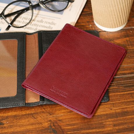 [^:KISN-025]kissora uI V[Ŷ݂FƁA_炩ȕ͋C܂ƂpX|[gP[XBt|PbgƃJ[hނ[ł|PbgtŁAsłX[YɎǗł܂BgނƂɎɓłAɂACeւƕωĂ{vgpłBjZbNXȃfUCȂ̂ŁAv[gɂ߂łByuIzyʂŏ_炩ȃChY̋vgpBF̗ǂƎG̗ǂɖ͓IȑfނłBn̖ꖇvdĂŁAfUCVvȂߕigɃIXXȃJWAȃV[YłBkissora/L\{̐ElBグIWiACeɁAC^AuhƂ̃R{[VȂ"kissora"̃tB^[ʂʂ̃U[ACeWJB