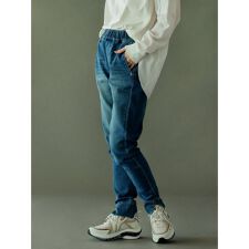 裾スリット入りデニムパンツ