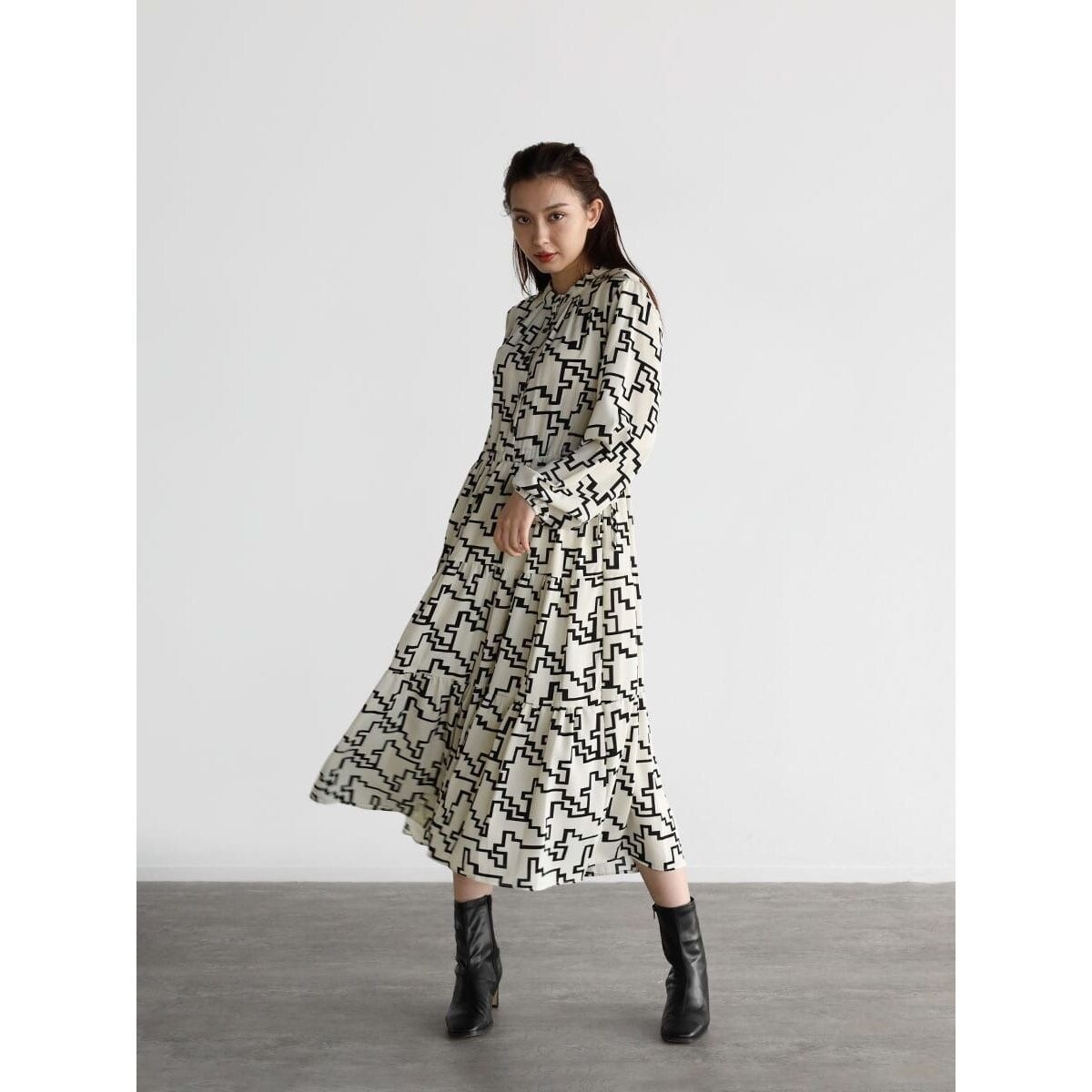 新品 YAMADAYA ヤマダヤ Aga ジオメトリックレースシャツ ブラック