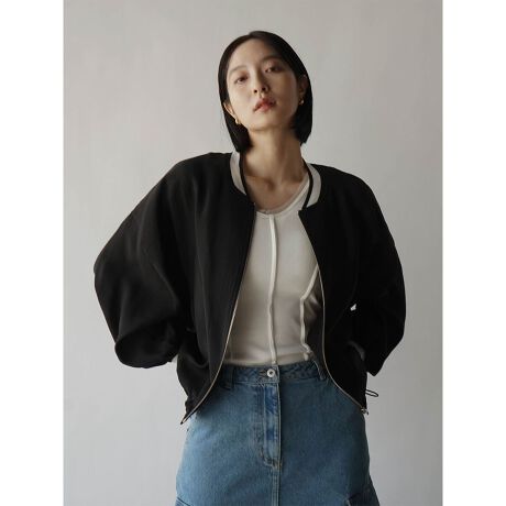 [^ԁF013118237]VA[fނŏ炵fUCu]oBƂGœ̂锖n̑fނgpAySnꂩ̎ɂ߁IOX[uŌ肪₷fUCɁAobNɂՂƃMU[{炵ƔvXB̃hXgiƂ܂Ⴄ͋Cy߂܂BVGbg͑S̓Iɂ肵ĂAlXȃCi[킹₷AOV[Y􂵂Ău]łBfF166cmBe摜́A̓₨g̃j^[ݒȀƖɂۂ̏iƐFقȂꍇ܂BԎɋ߂F͐n摜ł܂B9icmj:59.5:59A[z[:66.5:41:75g:74