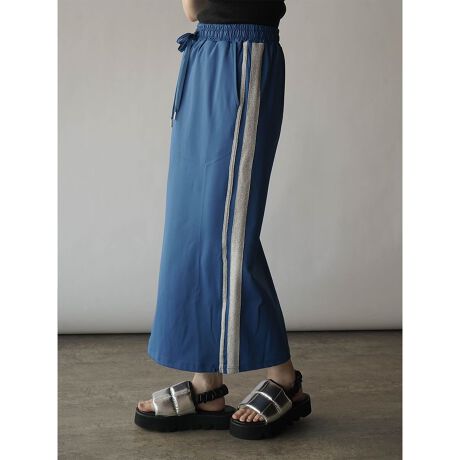 [^ԁF012118374]X|[eB[~fBCNȃgbNXJ[gBLk̂W[Wfނŗ₷AVGbgŒch~ɂBTCh̃ghVCj[ȃCAƍfUCɁBTChɂ̓WbvĂ̂ŁAR[fɍ킹ăTChXbgĂ菗炵BXEFbgTVc͂̂ƁAtF~jȃACeƍ킹ăX|[c~bNXȃR[fƂQłB fF165cmBe摜́A̓₨g̃j^[ݒȀƖɂۂ̏iƐFقȂꍇ܂BԎɋ߂F͐n摜ł܂B9icmjXJ[g:79.5EGXg:4.5EGXg:66`76qbv:92