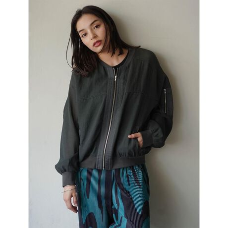 [^ԁF013118905]ĂH܂ŒĂVA[MA-1u]B悢݂̃VA[fނȂ̂ŁA肰Ȃ炵oBꂪǂfނ́Aꂩ̎ɒSnQłBƋ݂̓ufނgpĂ̂ŁAJWAȕ͋CɁB肵VGbgCɂȂ{fBCJo[茩VGbgɁB{gXI΂񂵂ł̂߂̂PłB fF160cmBe摜́A̓₨g̃j^[ݒȀƖɂۂ̏iƐFقȂꍇ܂BԎɋ߂F͐n摜ł܂Bt[icmj:60:59A[z[:48:52:82.5g:59