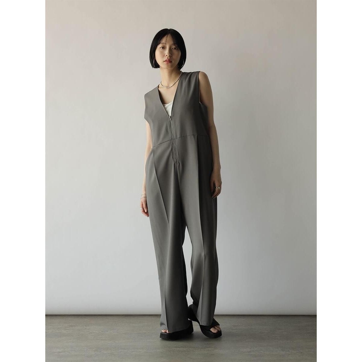 【新品】RADIATE オールインワン サロペット 総柄 黒 フリーサイズ RADIATEのオールインワン/サロペットの商品一覧｜ファッション