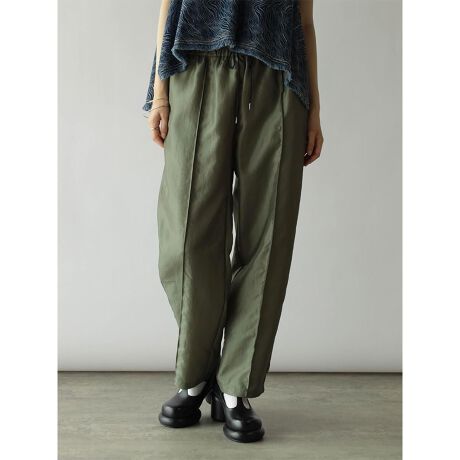 [^ԁF012218985]e[p[hVGbgl̏ioC[W[pcByănAiȌ򊴂YTengpBEGXg͑SdlŁARŒł̂ŒSnQłBZ^[vXĂ邽߁AX}[gŃX^CbVȈۂɁBR[f̃ANZgɂȂ3J[pӂĂ܂BLC߂烉tX^C܂ŁA킹ŗlXȃX^COył܂BfF165cmBe摜́A̓₨g̃j^[ݒȀƖɂۂ̏iƐFقȂꍇ܂BԎɋ߂F͐n摜ł܂B9icmjpc:95.5EGXg:6EGXg:71`78qbv:100ҏ:29.5҉:67킽蕝:32.5