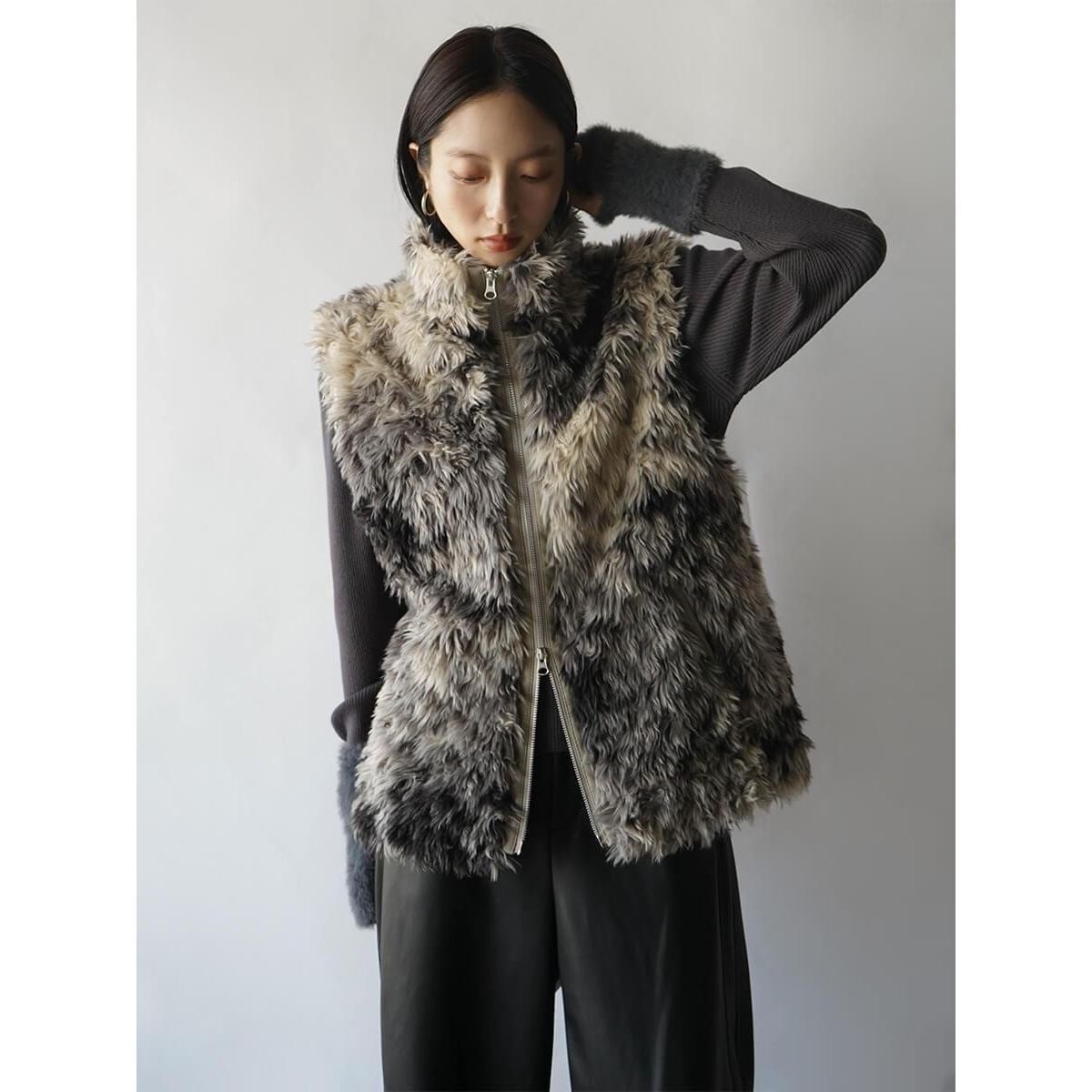 匿名送込新品●ヤマダヤ　ラディエイト　ファーベスト　ボアベスト■チャコールグレー YAMADAYA RADIATEラディエイトフードファーベスト ファーコート