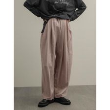 タックテーパードパンツ