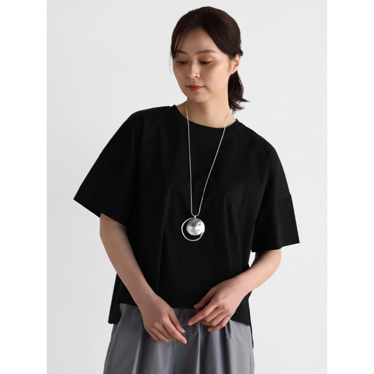 (新品)CLOVE 袖ロールプリントロゴTシャツ クローブ CLOVE 袖ロールプリントロゴTシャツ （ホワイト