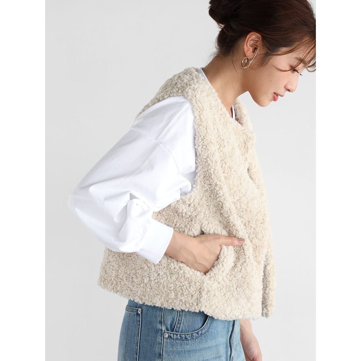 新品【Vin】プードルファー ショート丈ベスト 新品【Vin】プードルファーショート丈ベスト アイボリー フェイク