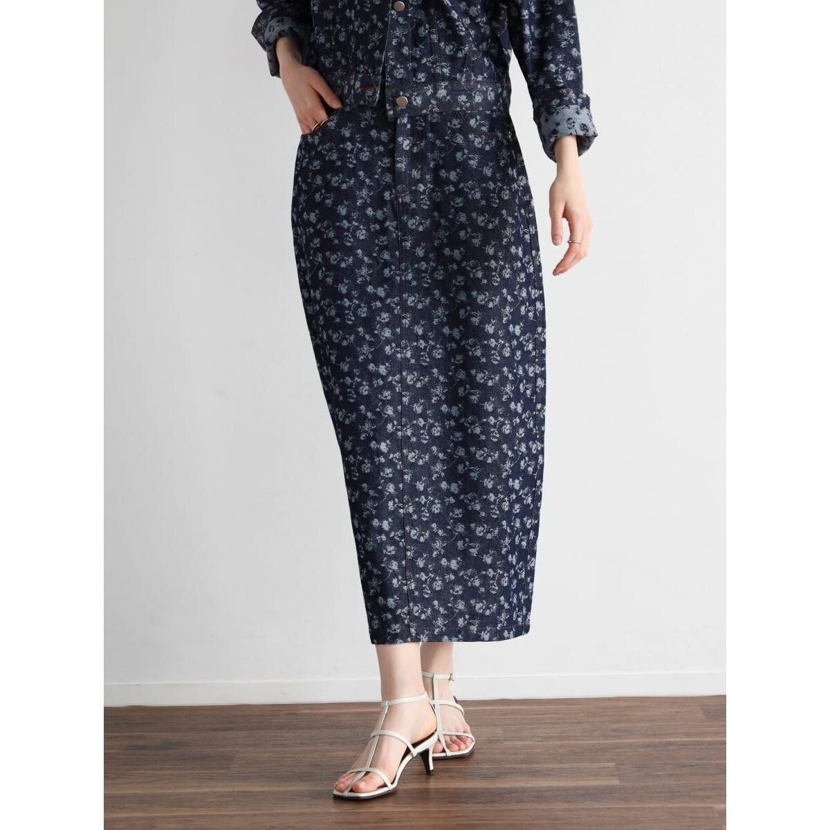 フロッキードットオーガンジーティアードスカート | ヴァン(Vin