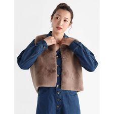 ヴァン(Vin)のリバーシブルフェイクファーベスト