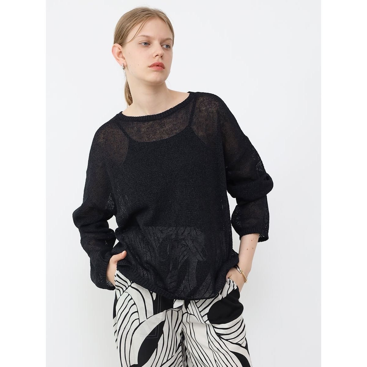 圧縮ウールフロントスリットクルーネックニット | アーガ(Aga