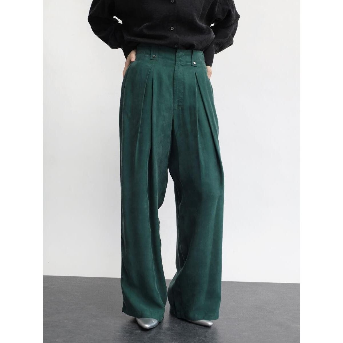 キュプラピーチタックワイドパンツ