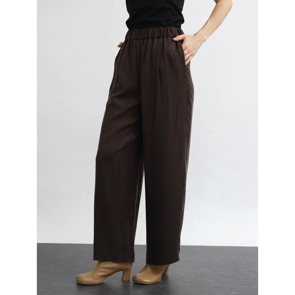 キュプラレーヨンサテンストレートパンツ | アーガ(Aga) | マルイ