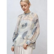 幾何柄プリントシフォンブラウス