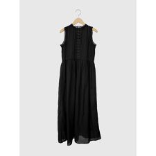 Sleeveless lace panel onepiece