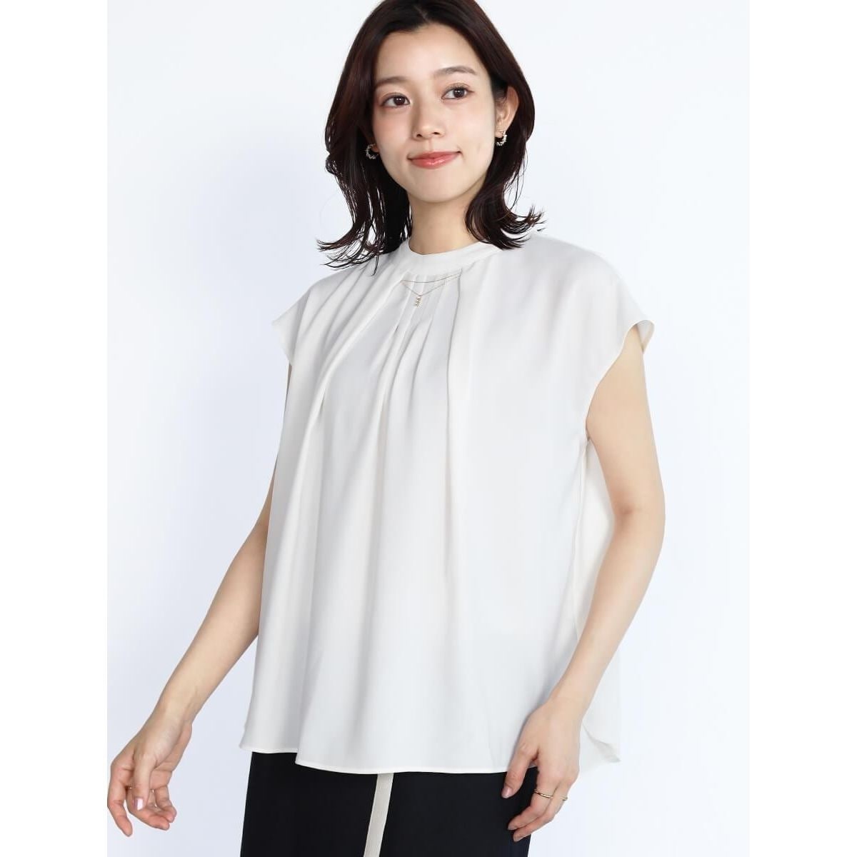 ネックアクセ付きケープブラウス | フェンネル(FENNEL) | マルイウェブ