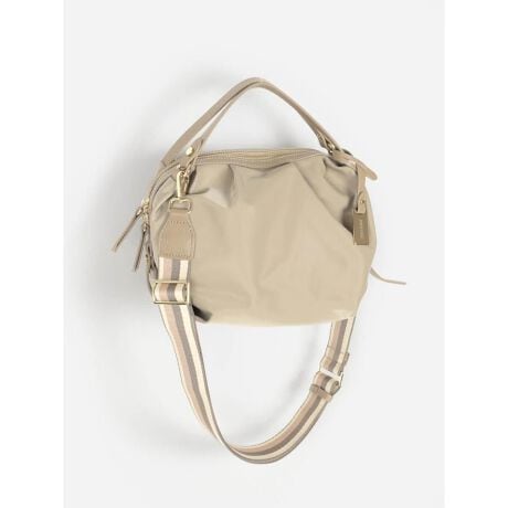 [^ԁF155118301]Ɗۂ݂ттVGbg͂̃obOBet̎^ŁA}`10cm邽߁Azybg{gȂǂõ}XgACe[łg̗ǂfUCłBO\ȃ{[_[̃V_[xgtBS[hp[c̋PŏiL[vAANeBuȂoɂΉ܂Bi`ȂF2FȂ̂ŁALR[fBl[gɓ݁AIIt킸Ɋ􂷂ACełBBe摜́A̓₨g̃j^[ݒȀƖɂۂ̏iƐFقȂꍇ܂BΉTCY@@@AirPodsFX}z(14~7cm)Fz FPET{g 500mlFA5 蒠FA4 t@CF~m[gPC 15inchF~m{́n:20i㕔/j:28/20}`:10:29V_[xg:80`117mdn{:310gV_[xg:108ge:4L