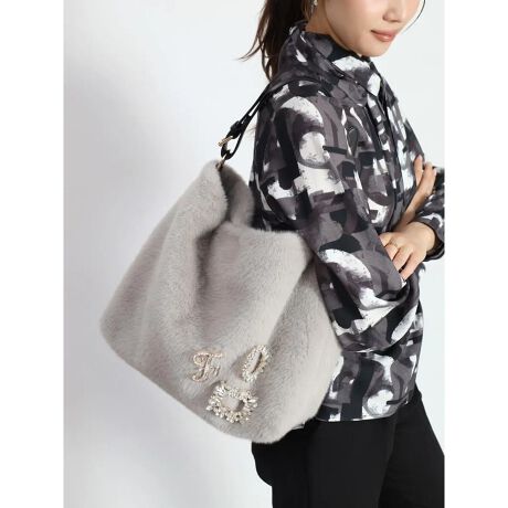 [^ԁF155118636]_炩G̃t@[ƃU[nh̑gݍ킹lJWAȃobOBfUCeXقȂt̃rW[u[`A؂₩Y܂BrW[u[`͎O\B̃obO╞ւ̕tւȂǃAWBA4TCY܂ł̂̂[łAO\ȃCobO|CgBCobO̓Nb`|[`AobO{̂̃nhtւănhobOƂĂ̂gp\łBJWAɂ͂AItBXV[łLgACełB Be摜́A̓₨g̃j^[ݒȀƖɂۂ̏iƐFقȂꍇ܂BΉTCY@@@AirPodsFX}z(14~7cm)Fz FPET{g 500mlFA5 蒠FA4 t@CFm[gPC 15inchF~{́icmj:29:41}`:12:44`49CobOicmj:21:25}`:8u[`傫icmjZiaj:6:5~6.5e:5.5~4d{:415gCobO:185gV_[xg:80ge:13.5L