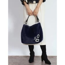 フェンネル(FENNEL)のビジューブローチ付きフェイクファートートバッグ