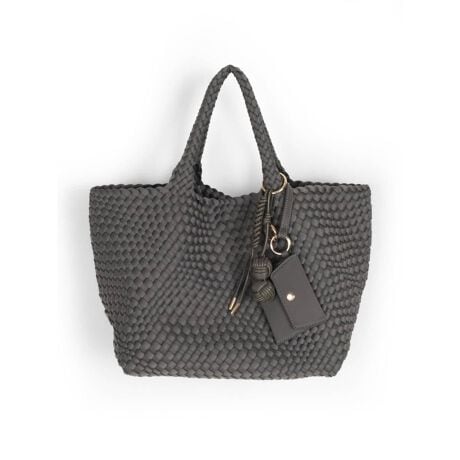 [^ԁF155118934]n҂ݍ񂾃fUCڂ䂭Cg`[gg[gobOB̃|GXegpiȕ͋CAN̑݊܂Bm[g^PCۂeʂ̖{̂ɂ́AF̃CobOtBX}z⌮Ȃǂׂ̍ȃACeƎoƂł܂BCobOɂ́AV_[`F[tĂA~j|VFbgƂĂ̎gpBt̃`[ÃobO₨莝̃X}zɂtւAWł̂͊|CgłBJWArWlXA1x̗s܂ŁALV[Ŋ􂷂ACełB Be摜́A̓₨g̃j^[ݒȀƖɂۂ̏iƐFقȂꍇ܂B ΉTCY@@@AirPodsFX}z(14~7cm)Fz FPET{g 500mlFA5 蒠FA4 t@CFm[gPC 15inchF{́icmj:28(/):53/33}`:20:42CobOicmj:17.5:22}`:4V_[`F[:102t|[`icmj傫:8~11`[icmj:19.5d{:770gCobO:212gV_[`F[:170gt|[`:62ge:24L