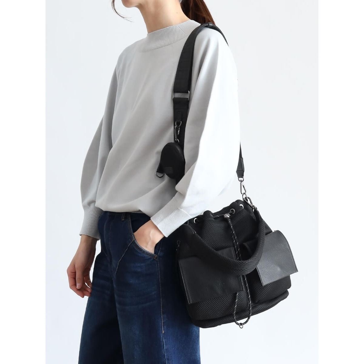 週末値下げ✨✨nouer　ヌエール　レザーライクポケット巾着メッシュバッグ レザーライクポケット巾着メッシュバッグ | ヌエール(nouer