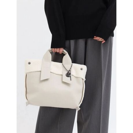 [^ԁF255100605]{Ả肪ACɃV[Y[h𐷂グĂg[gobOBՂ̃}`ŁAƎ[łTCYBɂ2̃I[v|PbgtĂAƐł܂BO\ȃV_[Xgbv́A2̑XgbvdlBV_[obOł̎gpA芴A₷QłB{ÃXibv{^𗯂߂΁AVGbg̃AWy߂閜\ACełBV[Y͂(255100606)Be摜́A̓₨g̃j^[ݒȀƖɂۂ̏iƐFقȂꍇ܂BΉTCY@@@AirPodsFX}z(14~7cm)Fz FPET{g 500mlFA5 蒠FA4 t@CF~m[gPC 15inchF~{́icmj:24(/):33/29}`:12:28V_[xg:96~110d{:483gV_[xg:127ge:8L