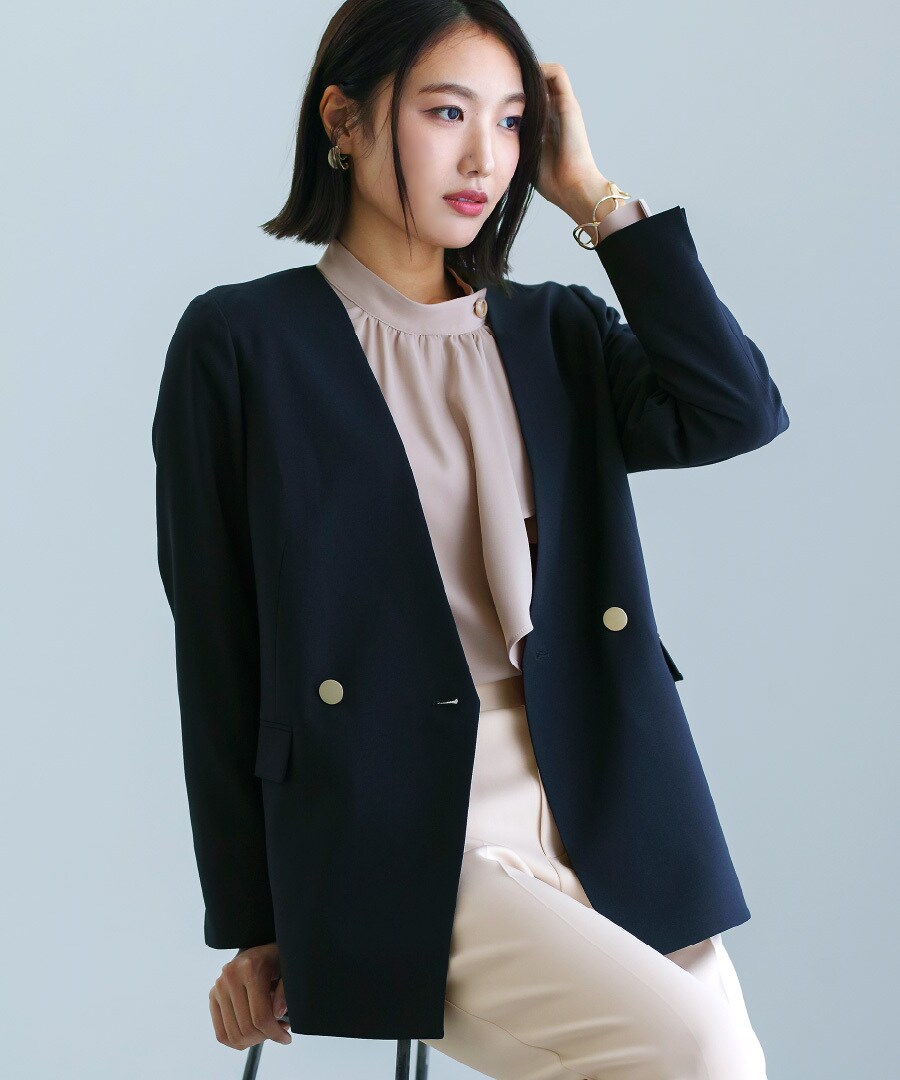 ホワイトジョーラ　【手洗いできる】マイクロピケ・6粒パール調セットアップM 手洗いできる】マイクロピケ・6粒パール調カラーレスジャケット（前裏