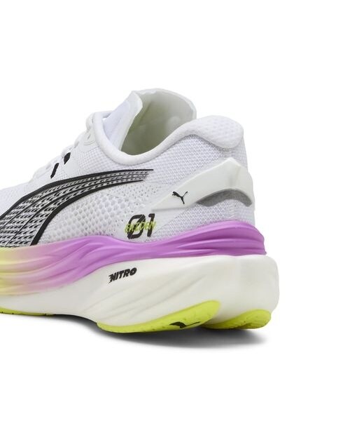 一般ランナー ディヴィエイト ニトロ 3 EKIDEN GLOW ウィ | プーマ