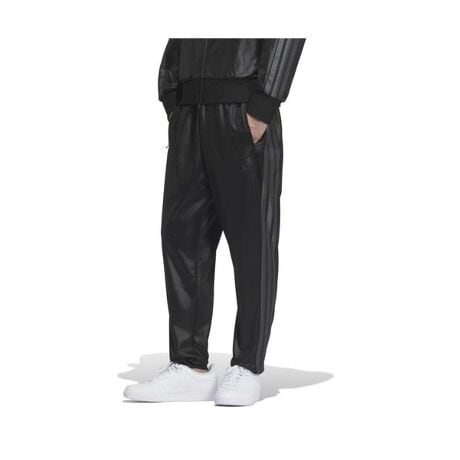 [^ԁF0002RT64801]JWAȉKƃXg[gX^CZadidas̃gbNpcB\tgȃ_ujbgngpĂ̂ŁAT̃bNX^CXւ̂ƂOoɍœKłBCɓ̃p[J[ƍ킹ătɒȂA{^_Eɑu₩ȃXj[J[킹ăN̒Ȃɂ҂B[J[iԁFRT648 KA1260