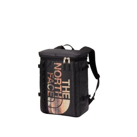 [^ԁF0289NM8225003]THE NORTH FACȆ\IȃOZ[fƂāAlCւfCpbN(bN)łBCfނ́Aɔz1000fj[̃TCN|GXeɁATPEt@ubN~l[g{x̐n̗pBG≘ɋTPEt@ubN~l[gfނ́AdוłC˂Ȃ[ł鍂ϖՐłB^ꂵɂ{bNX`ŁAו̏oꂪeՂɂł傫ȊJBɂ́AO\ȃCi[I[KiCU[A15C`܂ł̃m[g^PC[łpbhtX[u𑕔Ă܂BtǵAނ̃WCgɊpłfCW[`F[𑕔Ă܂B[J[iԁFNM82250 PD