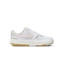 カジュアル ナイキ ウィメンズ ガンマ フォース