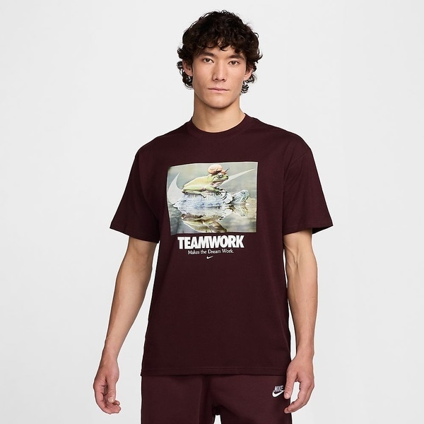 [�}���C]�����Y�A�p���� AS M NSW TEE M90 OC ONE OFF/�i�C�L�iNIKE�j BURGUNDY CRUSH