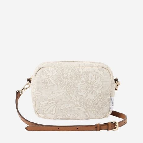 [^ԁFG5118532__]BIBURY FLOWER/oCu[t[CMXAoCu[̉ԁX炫ւCObVK[fC[WAK̂VgbNő_ȕkɕ`ʂuhIWĩt[vgłBMACKINTOSH LONDONł͏iȃ`[tuBIBURY FLOWER/oCu[t[vƏ̂V[Yɍ킹_ȃAWő؂ɎgpĂ܂BBIBURY FLOWEREEEN₩ȐF̉Ԃ炩}[S[h`[tłB_ȍ\}kȕ`ʂ1g[̔zFɂ\iŉ؂₩ȃp^[łBfސC^A FabricaЂɂăIWiō쐬BIBURY FLOWER̃WJ[hłBȂ̖c݁Al̐𑶕ɈoAVRfނ̓𐶂fނłBoCu[t[WK[h̃V_[obOłBi`ȕ̖Ȗ̐nFabricaЂŐDĂ܂BnƊvɂ͝H{Ă܂Bt@Xi[JB͎㝛̃iCnŁA|PbgPtĂ܂BX}[gtH~jzAnJ`Ȃǂ̏\ɓAV_[RO΃|[`ƂĂgp\BRƉ炵MtgɂœKłBñR[gAXJ[gAg[gobOA|[`WJĂ܂B̏i̓ICXgA菤iłB