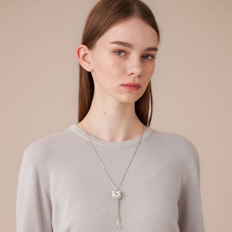 [^ԁFG5V03671__]rW[p[c̑Ƀ`F[̃tWh؂₩ȃlbNXłBVo[n͐lHp[ƃNÃJbgKXAS[hn͓VRLƃVpJ[̃JbgKXgpĂ܂B~Տ̃AWX^[iXChr[Yj㉺Ɋ点𒲐߂A^CṽlbNXŁAEȒPłBjbPt[̃bL{Ă܂B