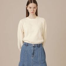 【婦人画報4月号掲載】リブブロッキングニットプルオーバー