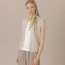 【婦人画報4月号掲載】ラスターリネンニットベスト