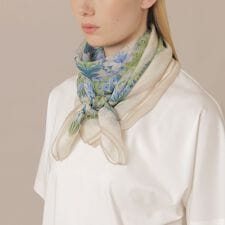 【婦人画報4月号掲載】ボタニカルウォールスクエアストール