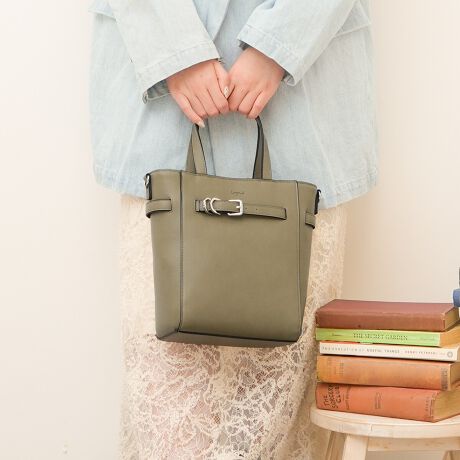 [^:UNG-54050B]|Cg̃xgfUCȂꂽlog[gobO߂̃TCYŃR[f̃|CgɁȂǂCɂȂɂV{H{ĂAyʂŏ_炩fނgĂ邽ߕig₷Aoɂ҂̃ACełBO\ȃV_[xgĂ̂ŁAnhX^CAV_[X^C2wayłgp܂BJWAɂꂢ߂ɂg₷ALV[Ŋ􂵂܂Bi̐F́ABeꏊ̂ȂǂɂFČꍇ܂B܂Aql̂gPCj^[ȂǂɂAFČꍇ܂B炩߂̏ゲB