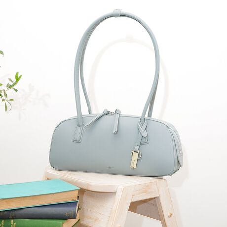 [^:UNG-54110B]gтɈNfUCgĥ鉡̃VGbgȂꂽlo{XgobO500ml̃ybg{gɓTCYB|X[YȒ߂̃nh|CgBt̃SL[`[͂̂܂܃obÕANZgƂĂApXP[XĎgp邱Ƃ\łBG̗ǂfފŃJWAɂꂢ߂ɂg₷ALV[Ŋ􂵂܂Bi̐F́ABeꏊ̂ȂǂɂFČꍇ܂B܂Aql̂gPCj^[ȂǂɂAFČꍇ܂B炩߂̏ゲB