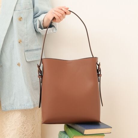 [^:UNG-54010B]gтɈNfUCN~obNANZg̑l킢V_[obOOwɂȂĂ邽߁Ad₷[̓ocOłB500ml̃ybg{g[łTCYAyʂŏ_炩AV̂ɂfނgĂ邽ߕig₷AlXȏʂŎg₷ACełBV_[xg͒\Ȃ̂ŁAD݂̒ɕςĂg܂BJWAɂꂢ߂ɂg₷ALV[Ŋ􂵂܂Bi̐F́ABeꏊ̂ȂǂɂFČꍇ܂B܂Aql̂gPCj^[ȂǂɂAFČꍇ܂B炩߂̏ゲB